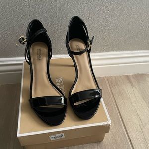 Michael Kors Simone mid sandal 7M Black used like new